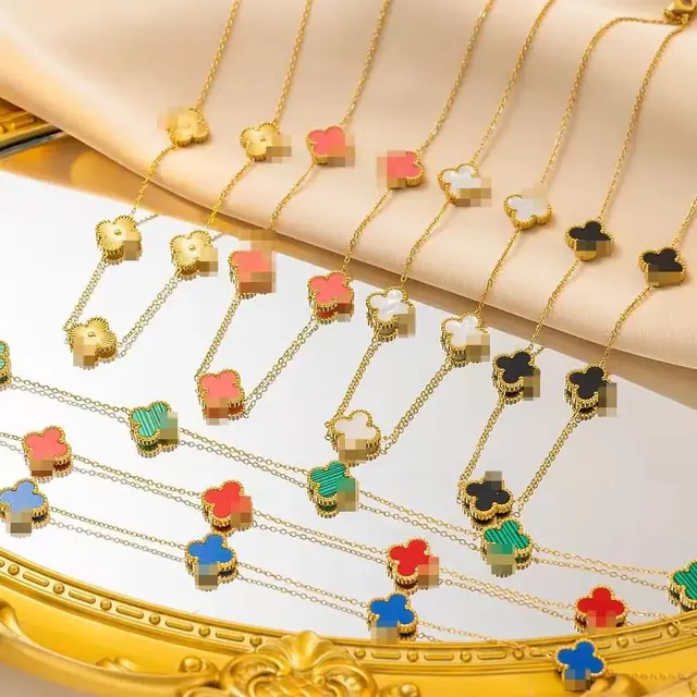 Van Cleef & Arpels Alhambra Clover Jewelry Collection product photo