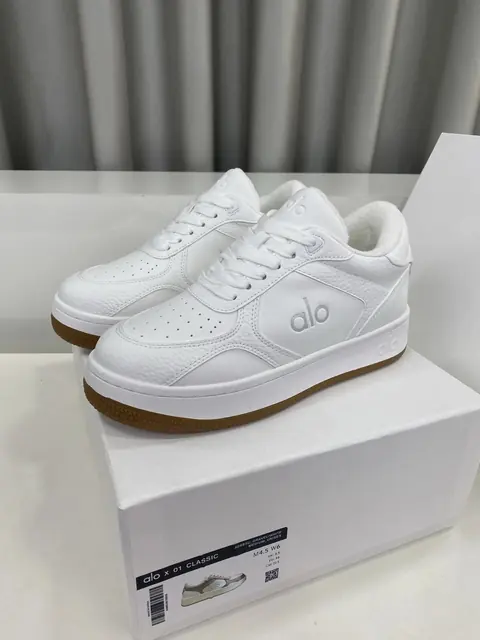 Alo Leather Low-Top Sneakers product photo